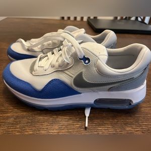 Nike Air Max-Boys size 5